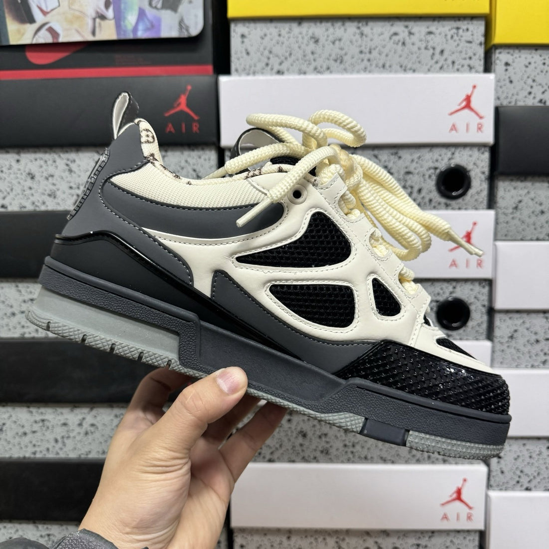 LV Skate Black Cream