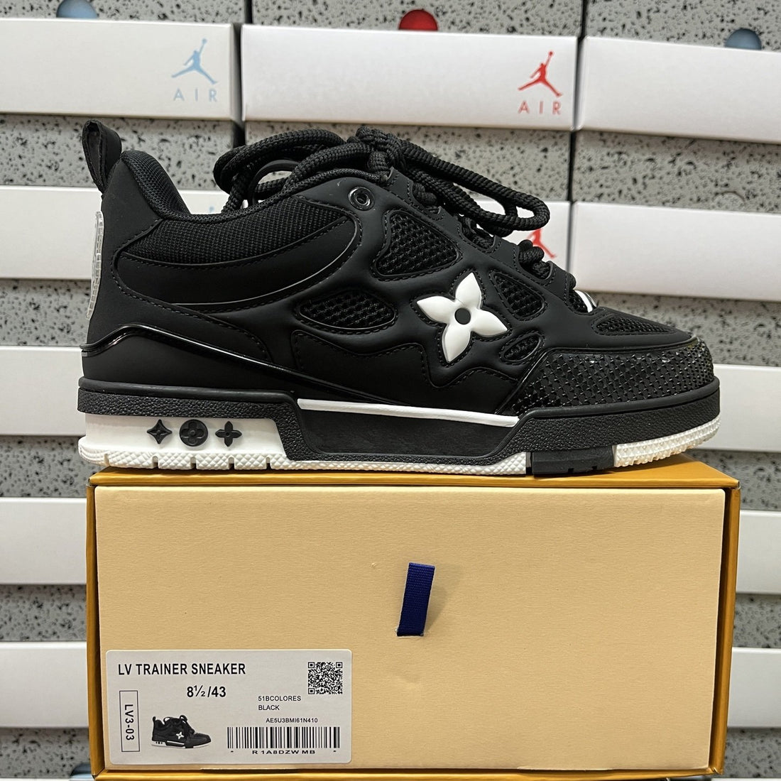 LV Skate Black White