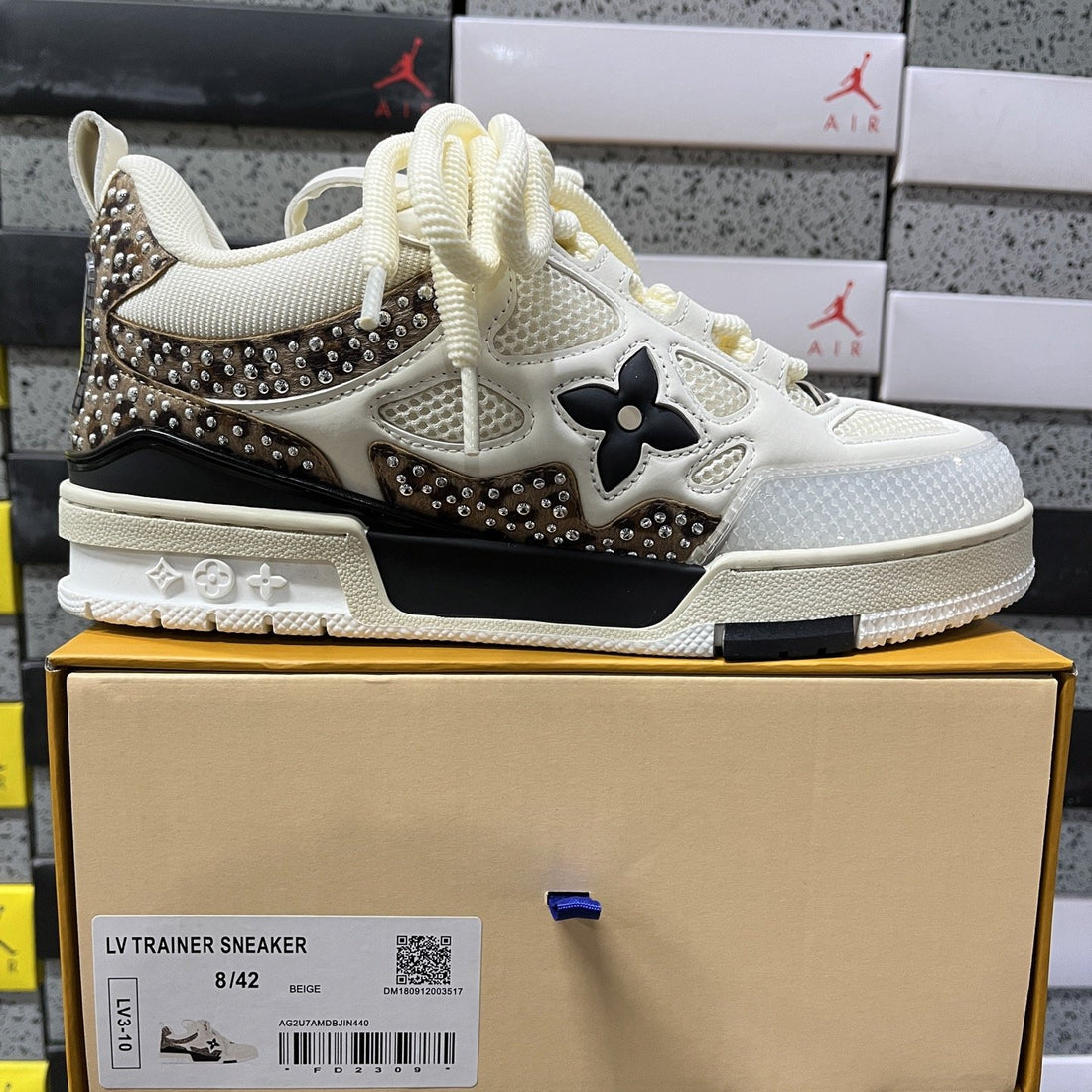 LV Skate Cream Monogram