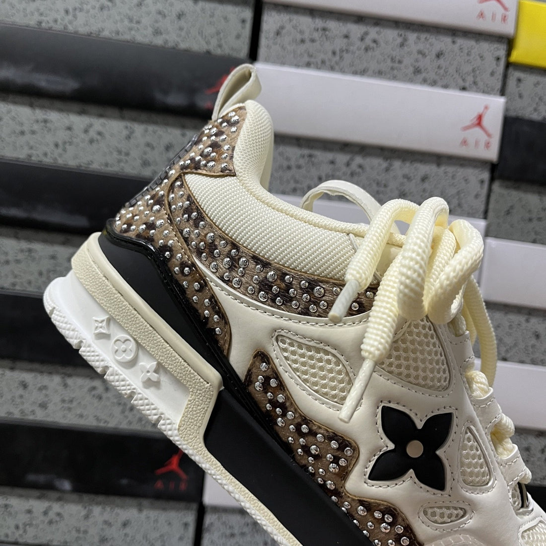LV Skate Cream Monogram