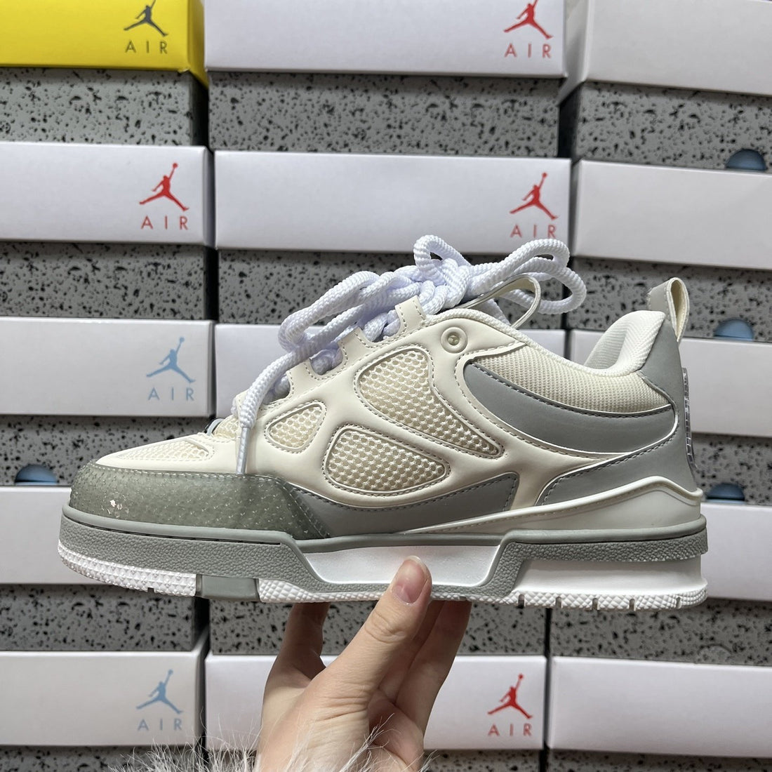 LV Skate Grey Cream