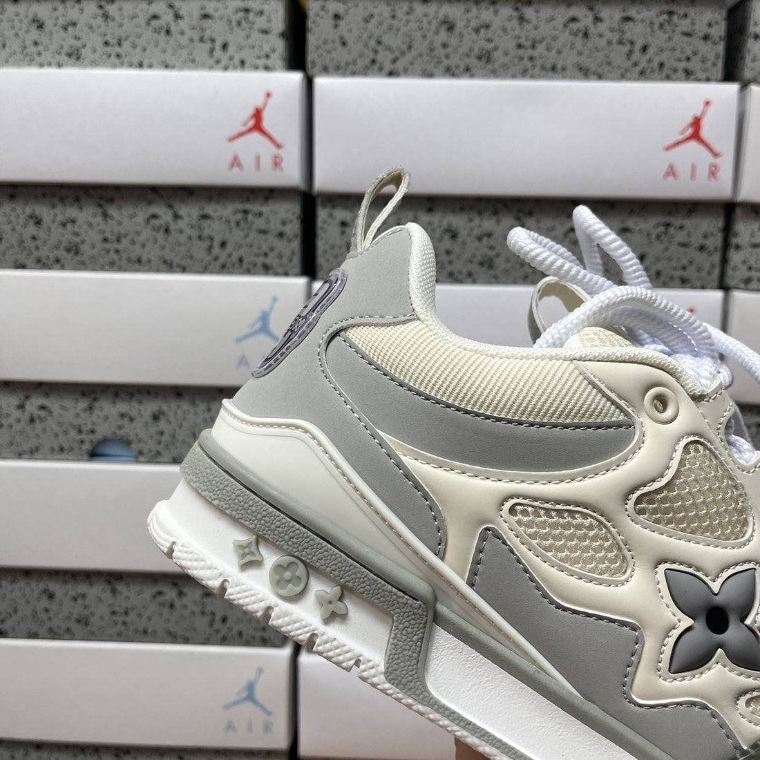 LV Skate Grey Cream