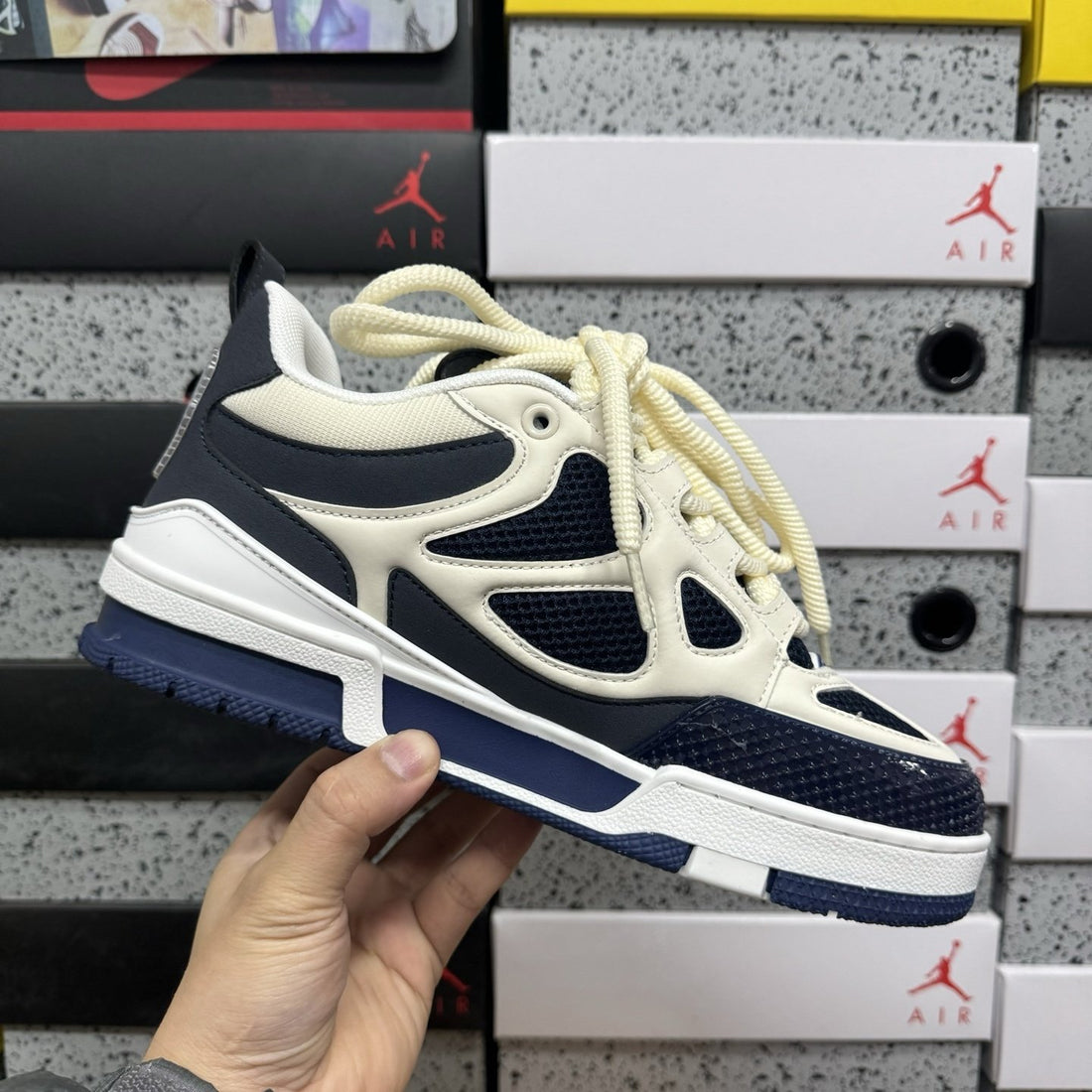 LV Skate Navy Cream
