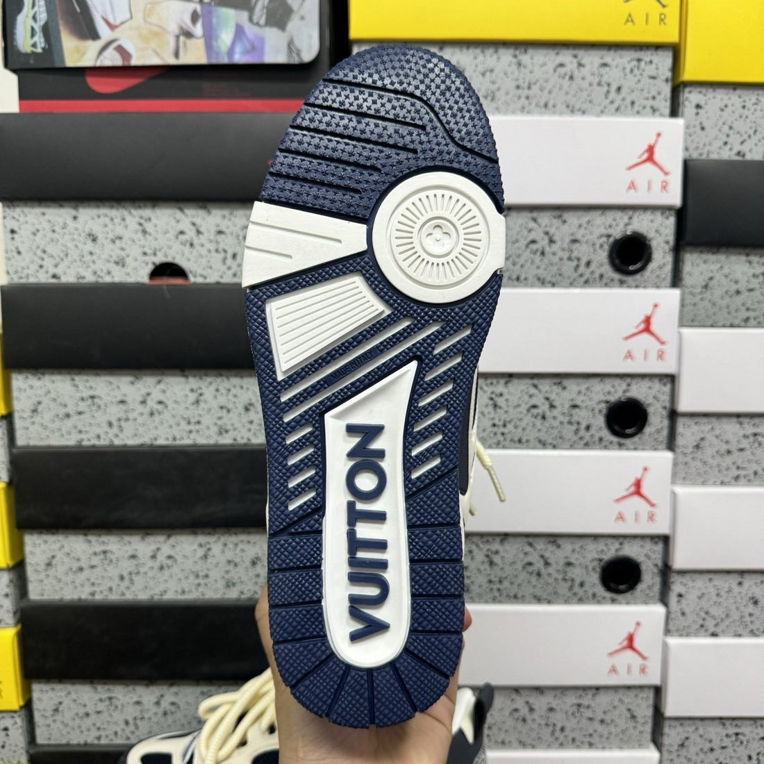LV Skate Navy Cream