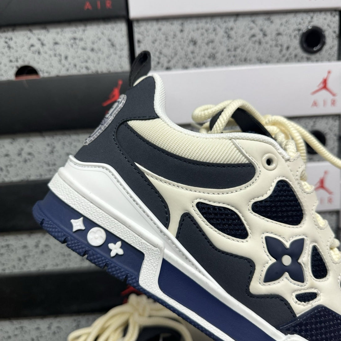 LV Skate Navy Cream