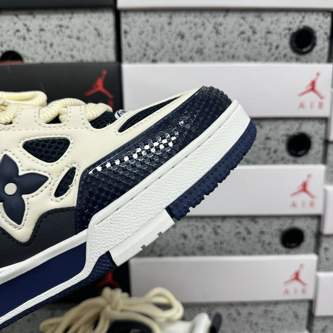 LV Skate Navy Cream