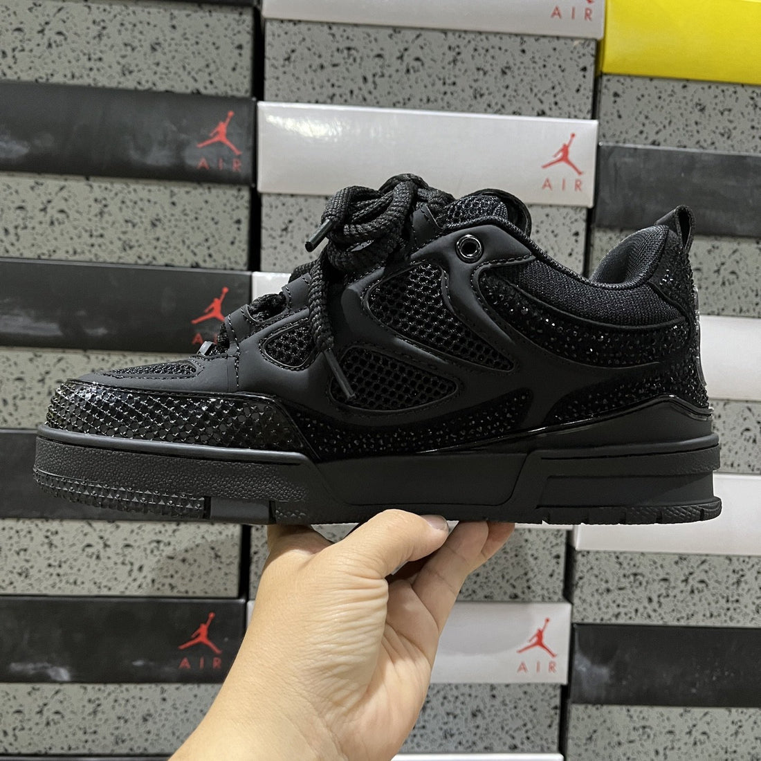 LV Skate Triple Black Strass