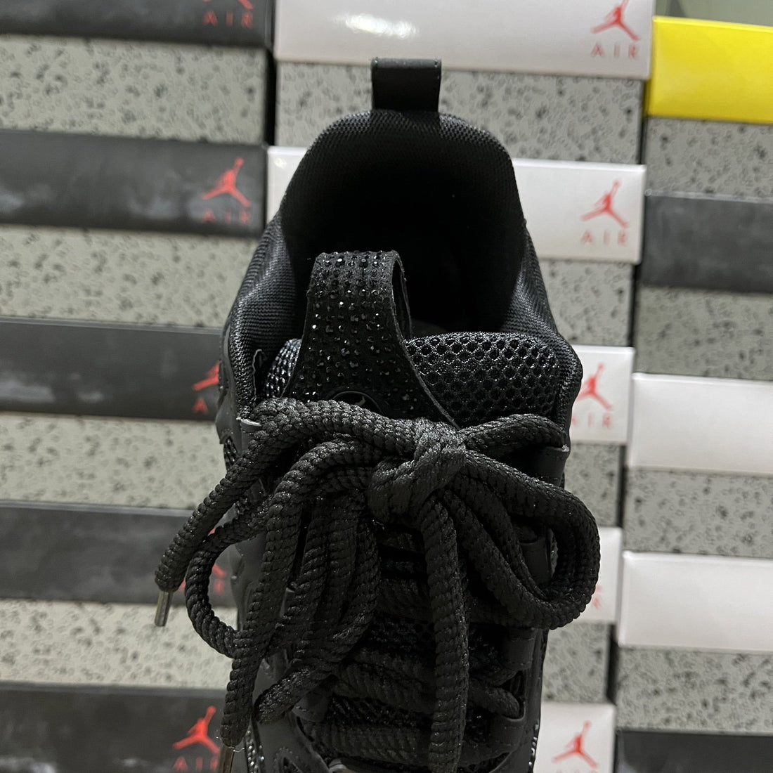 LV Skate Triple Black Strass
