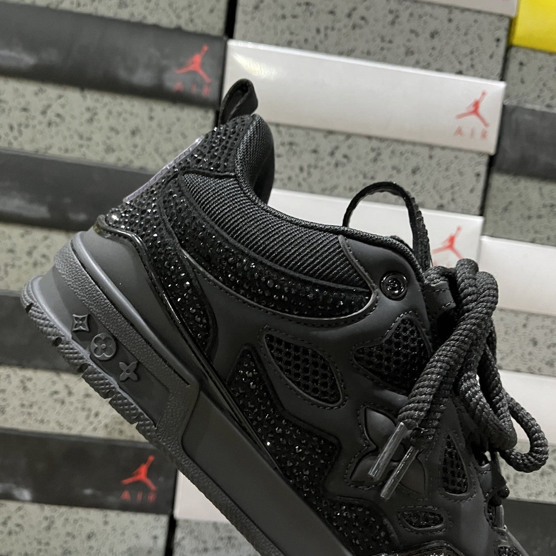LV Skate Triple Black Strass