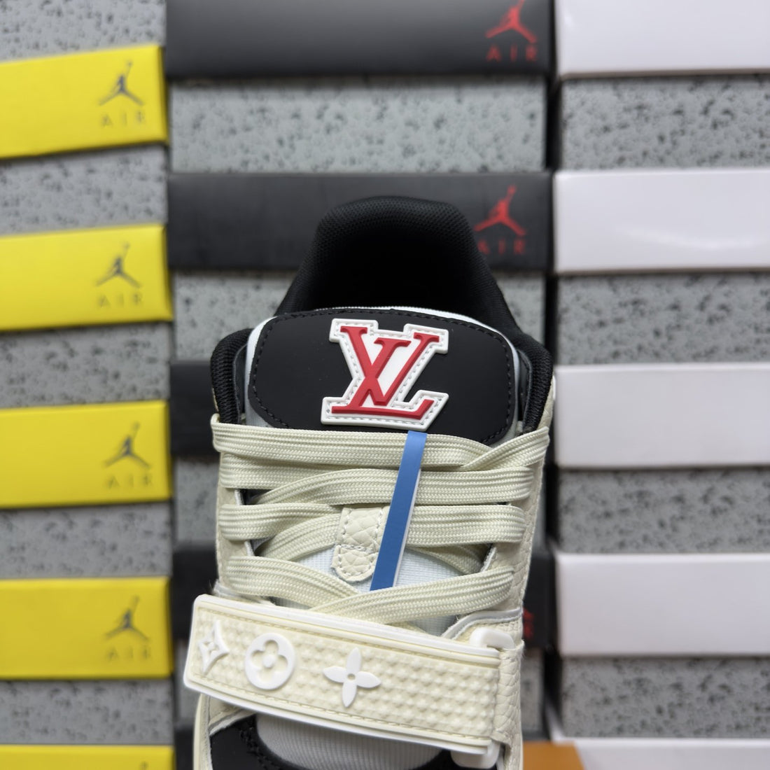 LV Trainer Beige Black Flower