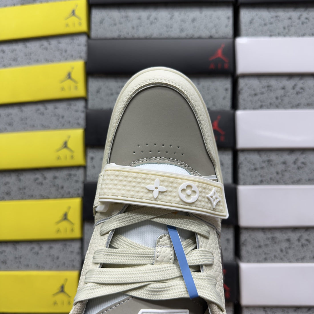 LV Trainer Beige Taupe Flower