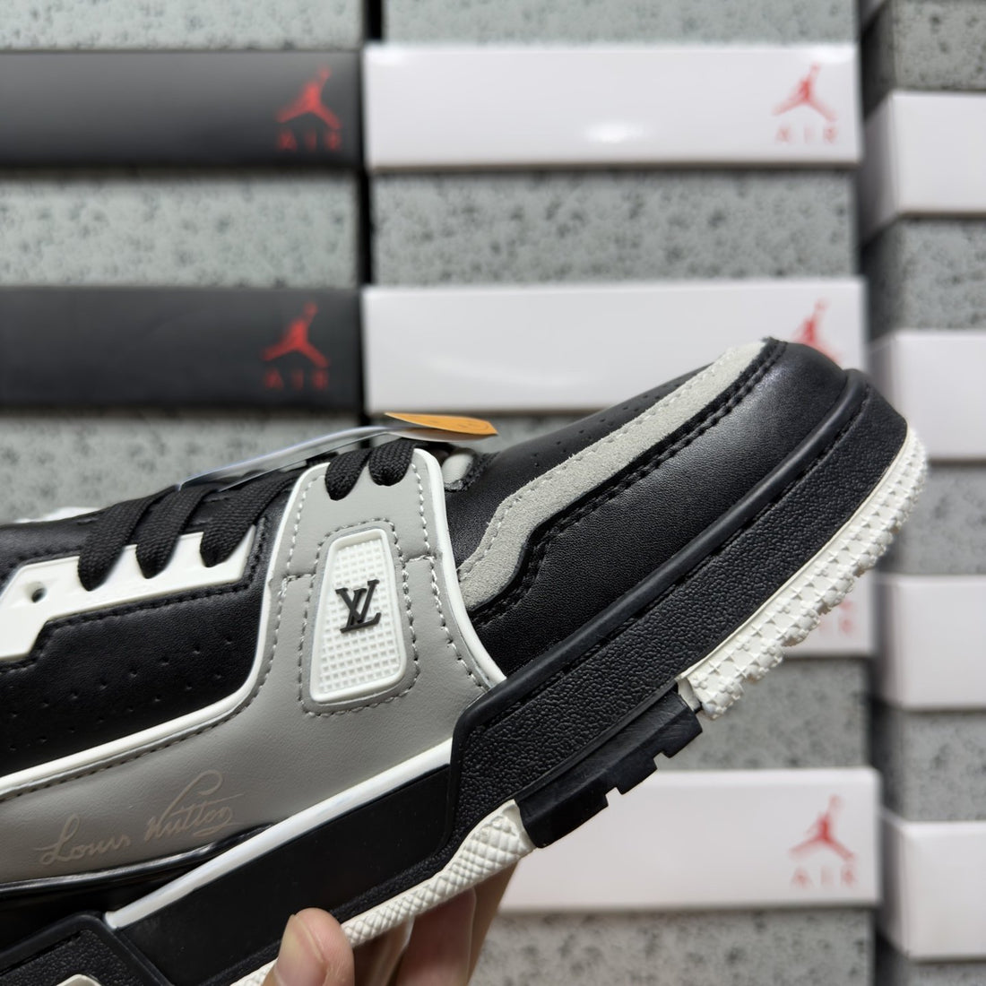 LV Trainer Black Grey White