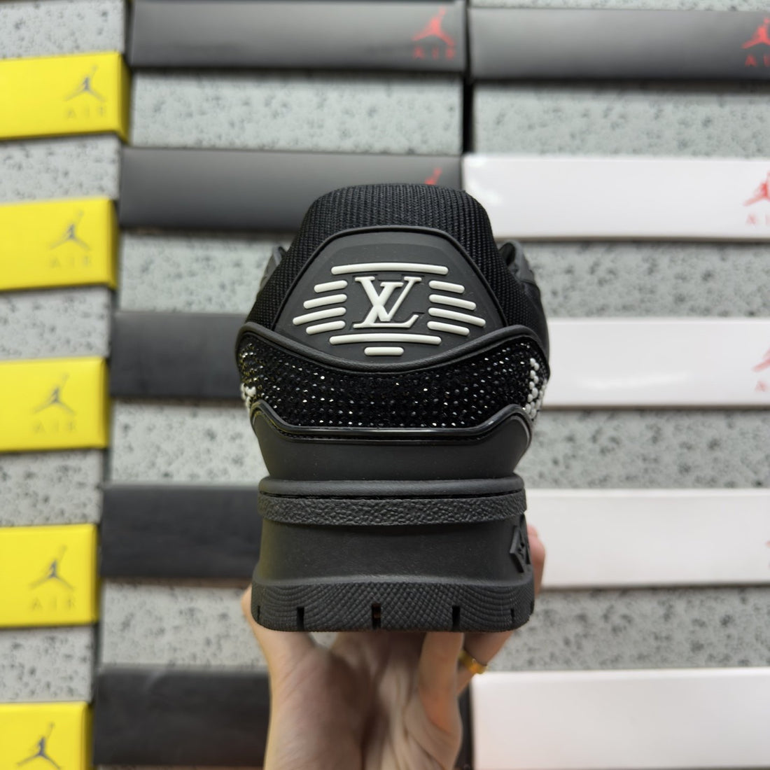 LV Trainer Black Strass