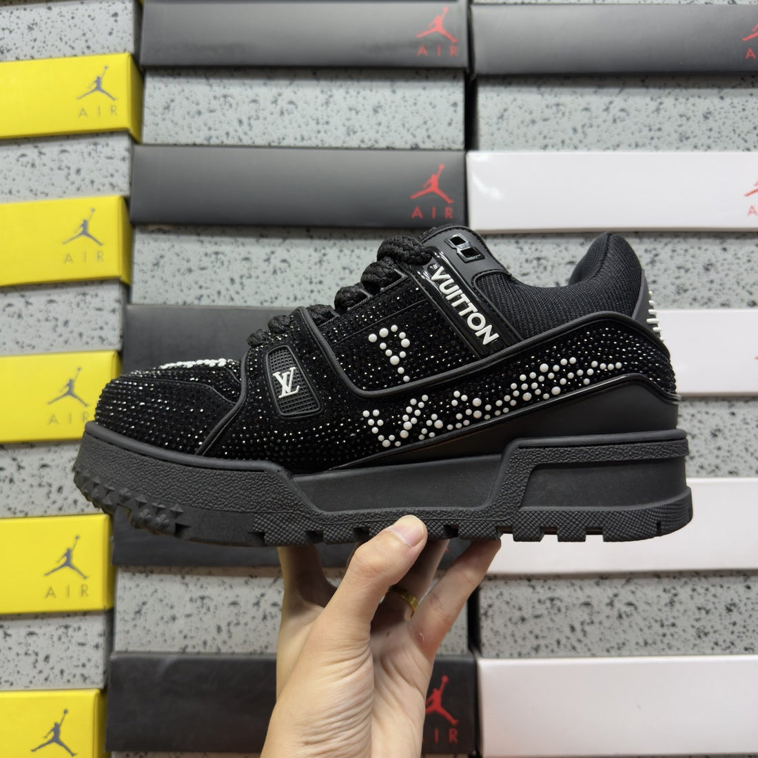 LV Trainer Black Strass