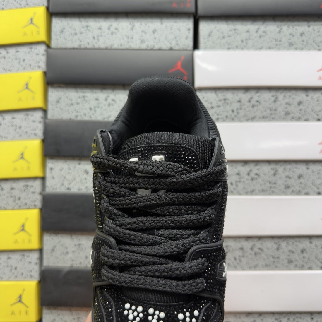 LV Trainer Black Strass
