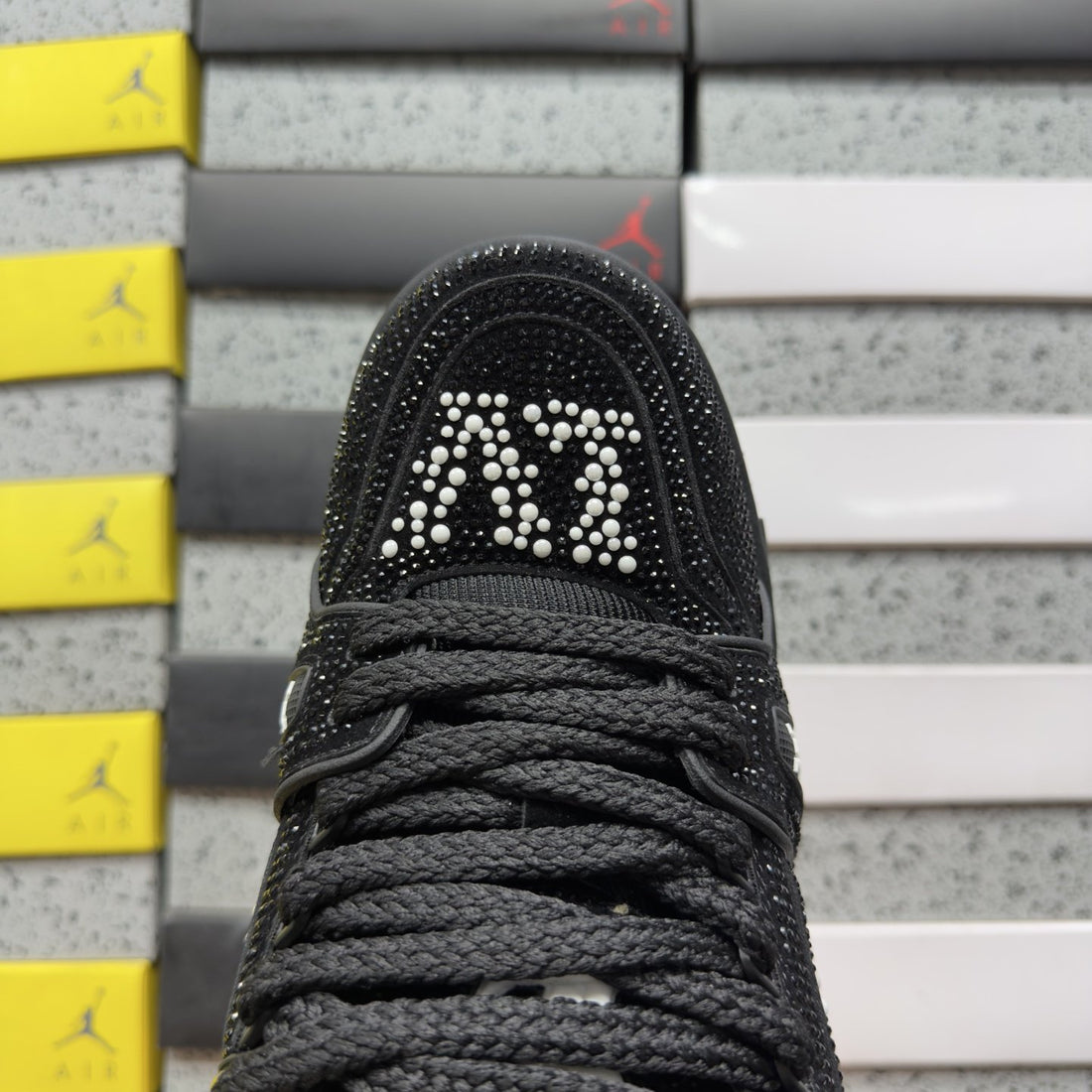 LV Trainer Black Strass