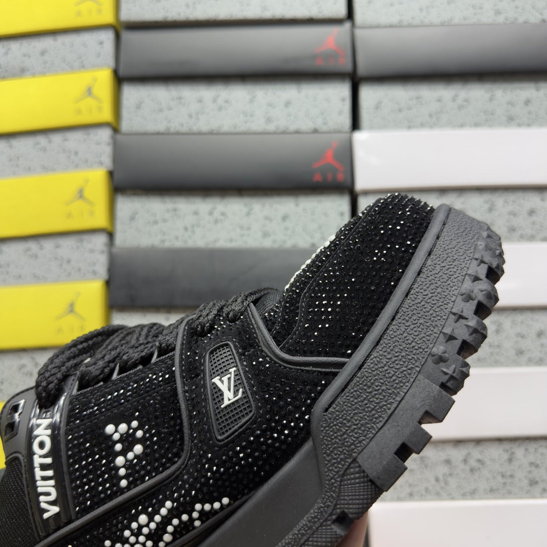LV Trainer Black Strass