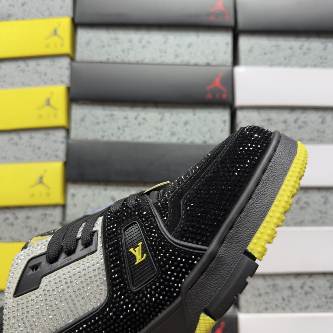 LV Trainer Black Yellow Strass