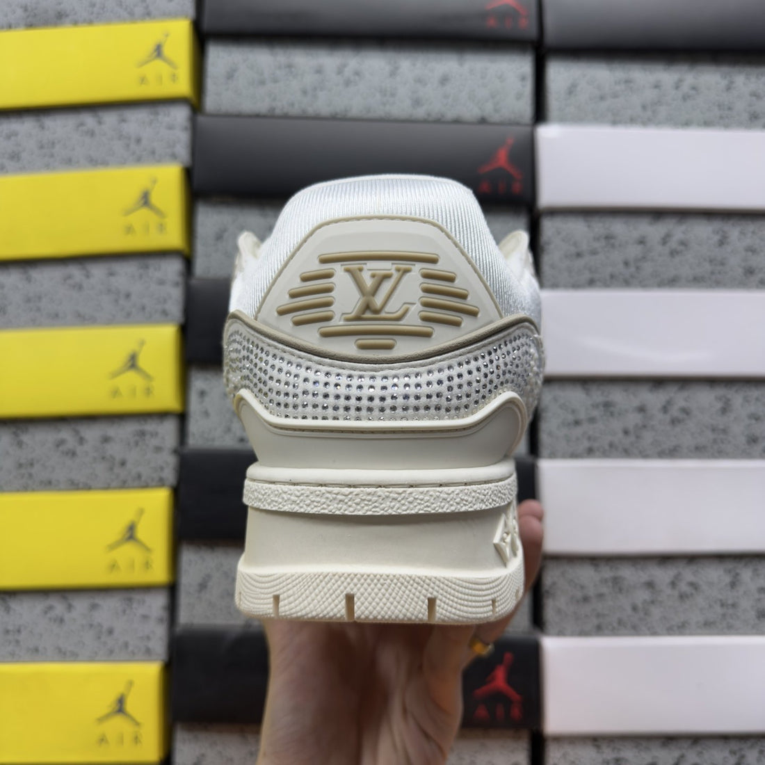 LV Trainer Cream Strass