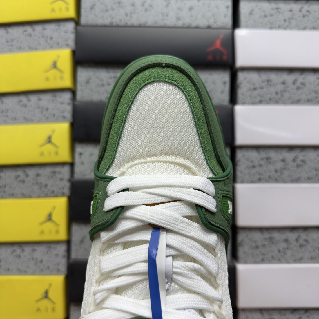 LV Trainer Green White