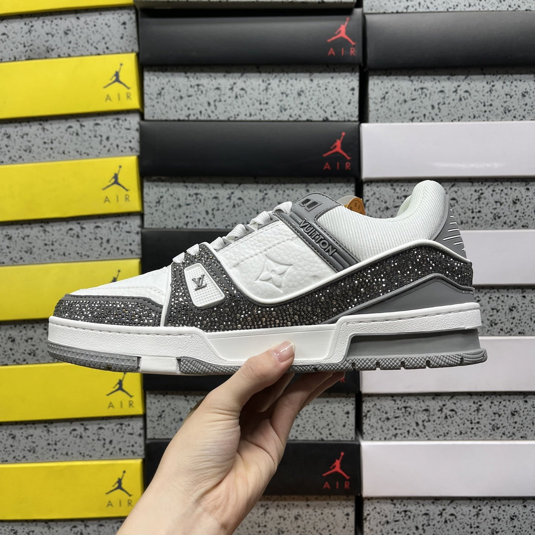 LV Trainer Grey Strass