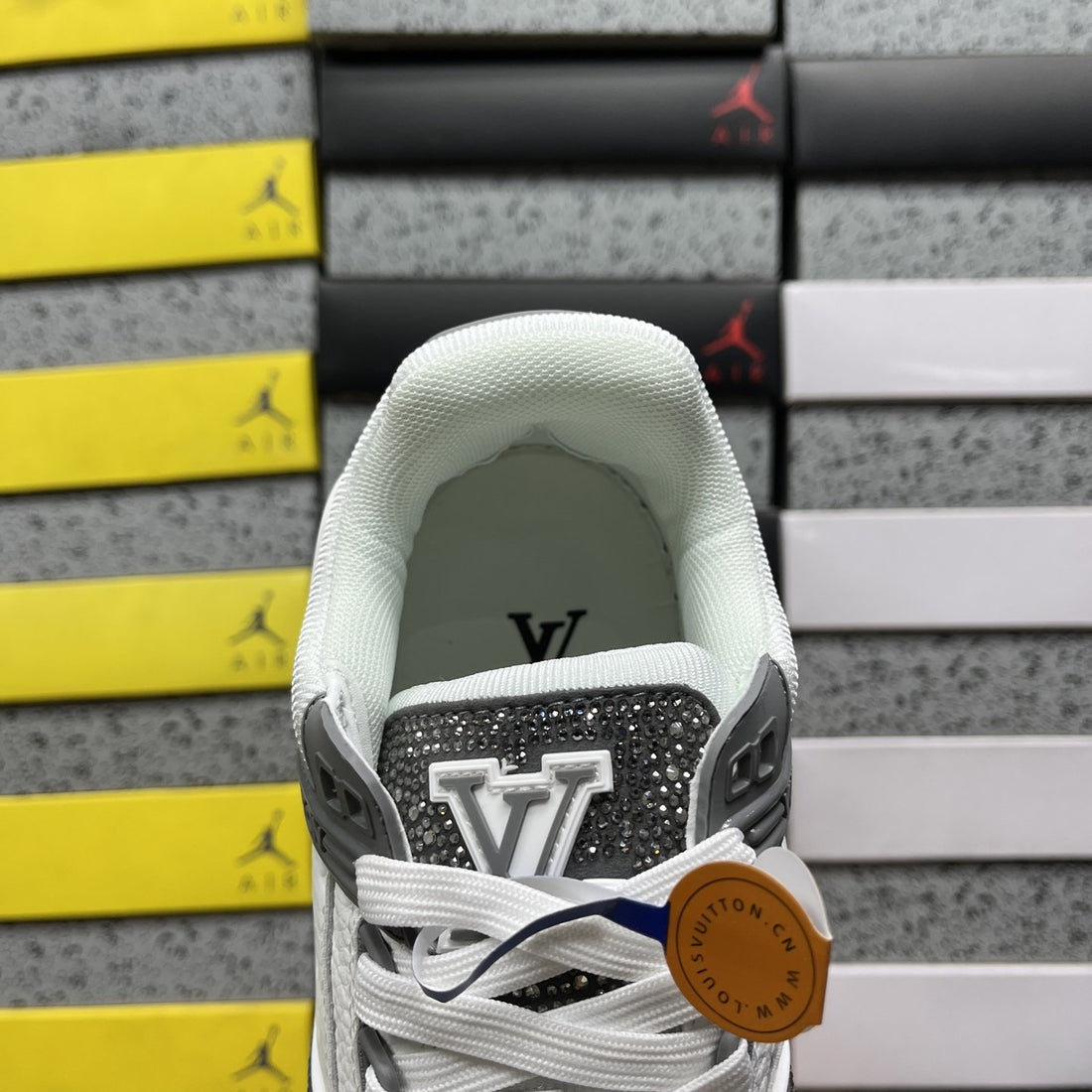 LV Trainer Grey Strass