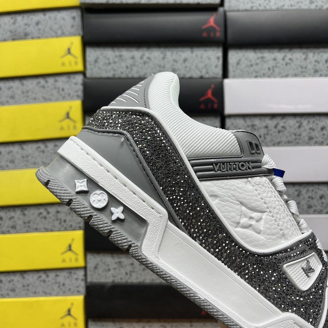 LV Trainer Grey Strass