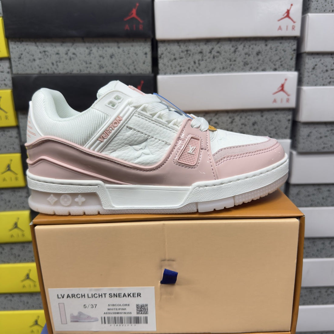 LV Trainer Pink White