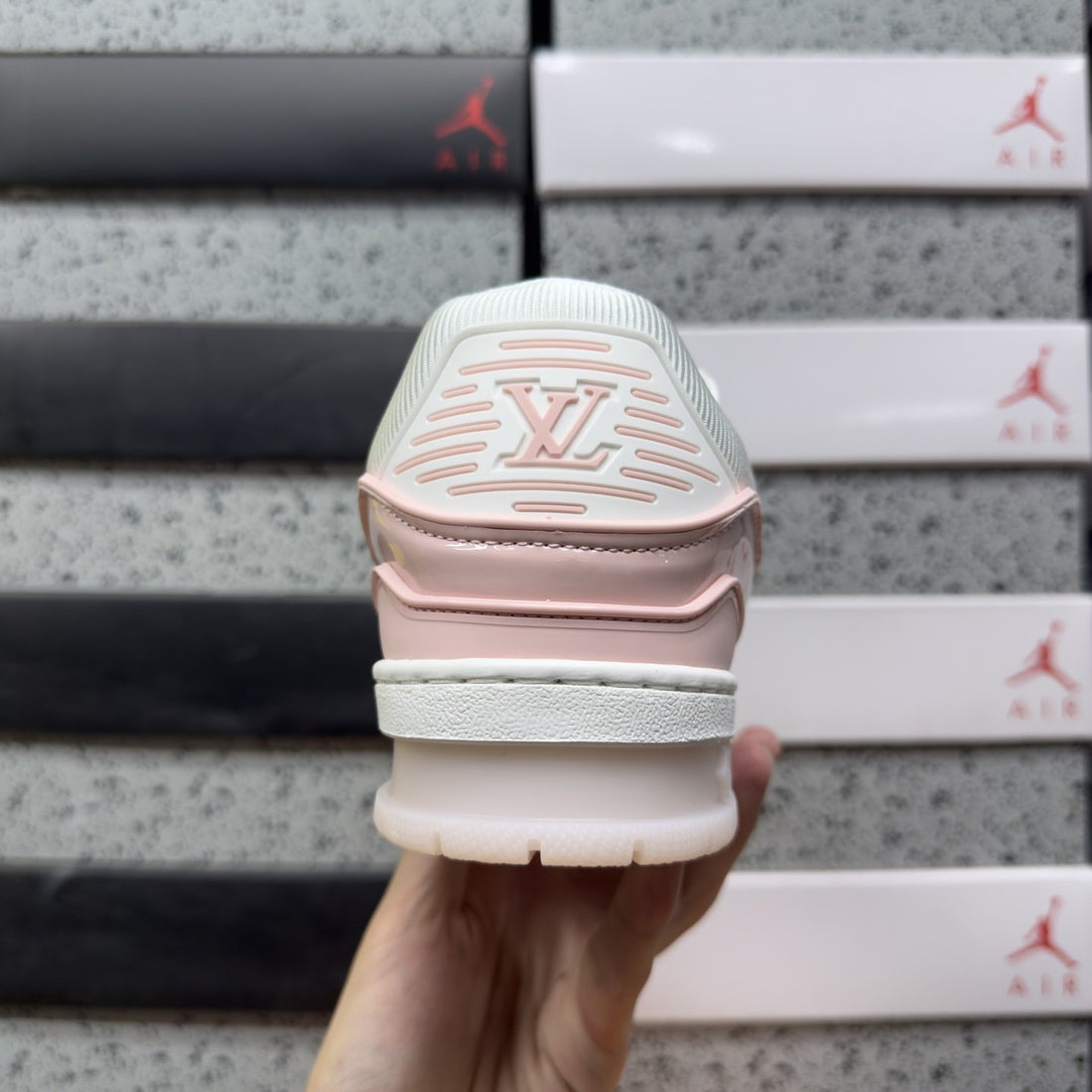 LV Trainer Pink White