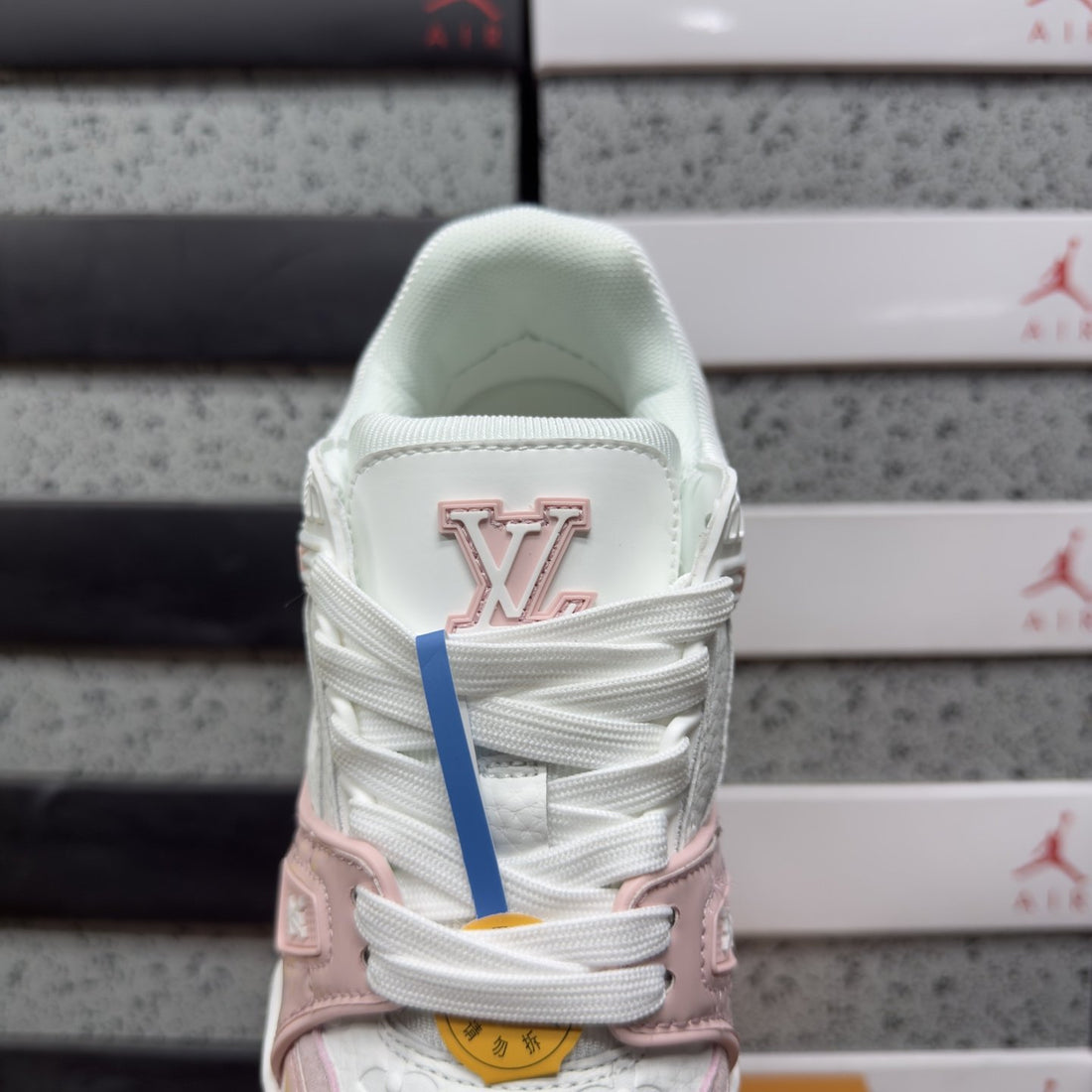LV Trainer Pink White