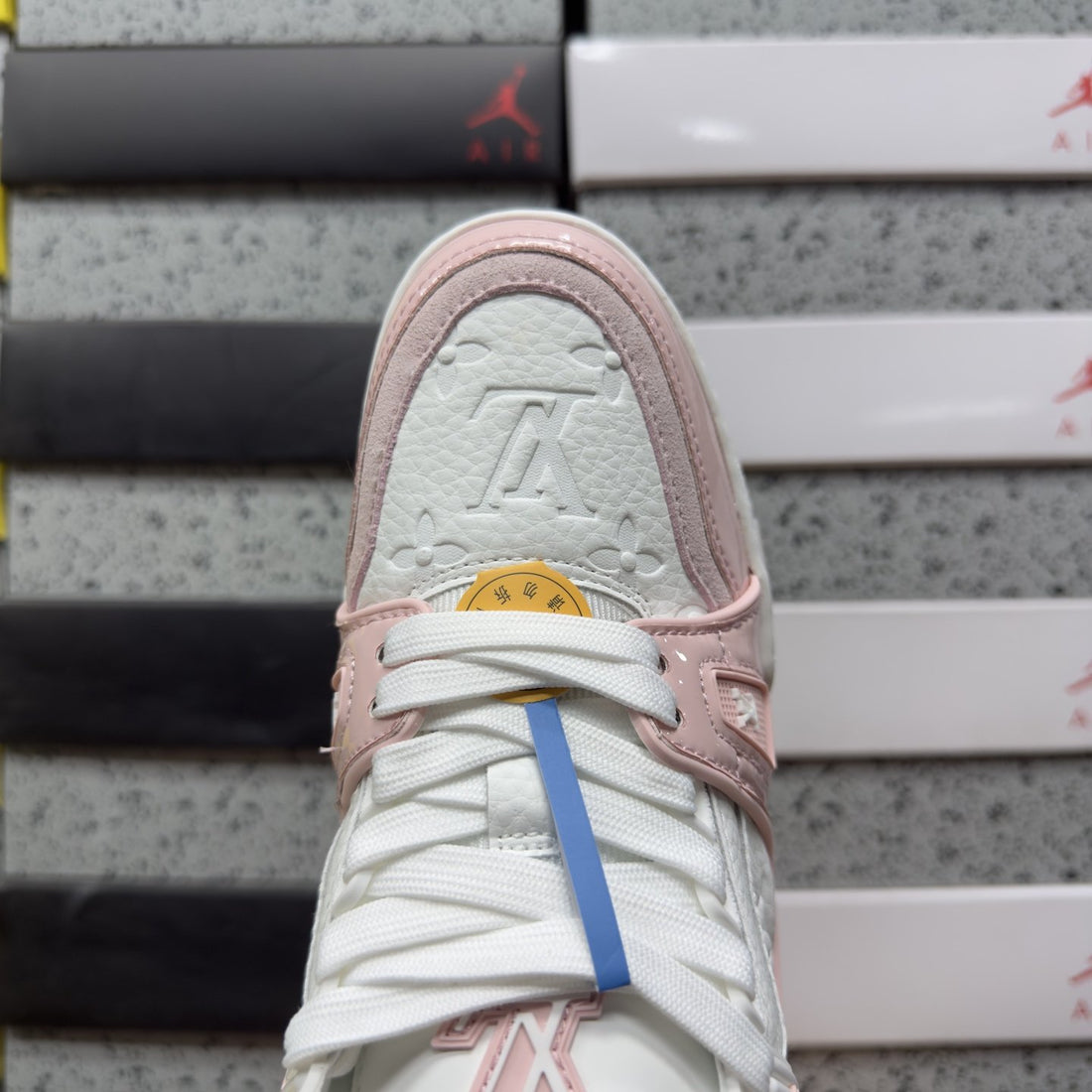 LV Trainer Pink White