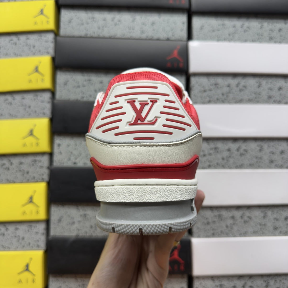 LV Trainer Red White