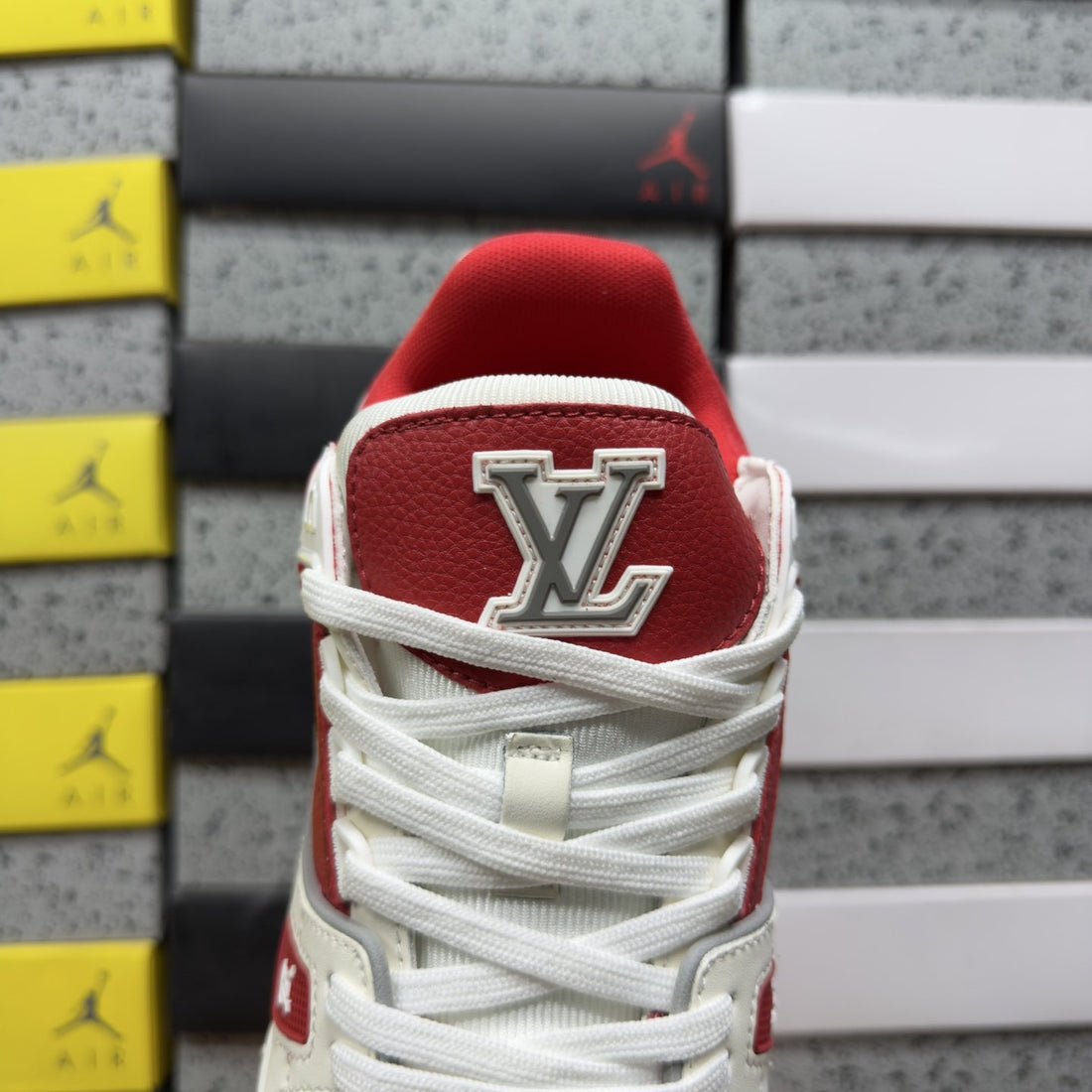 LV Trainer Red White