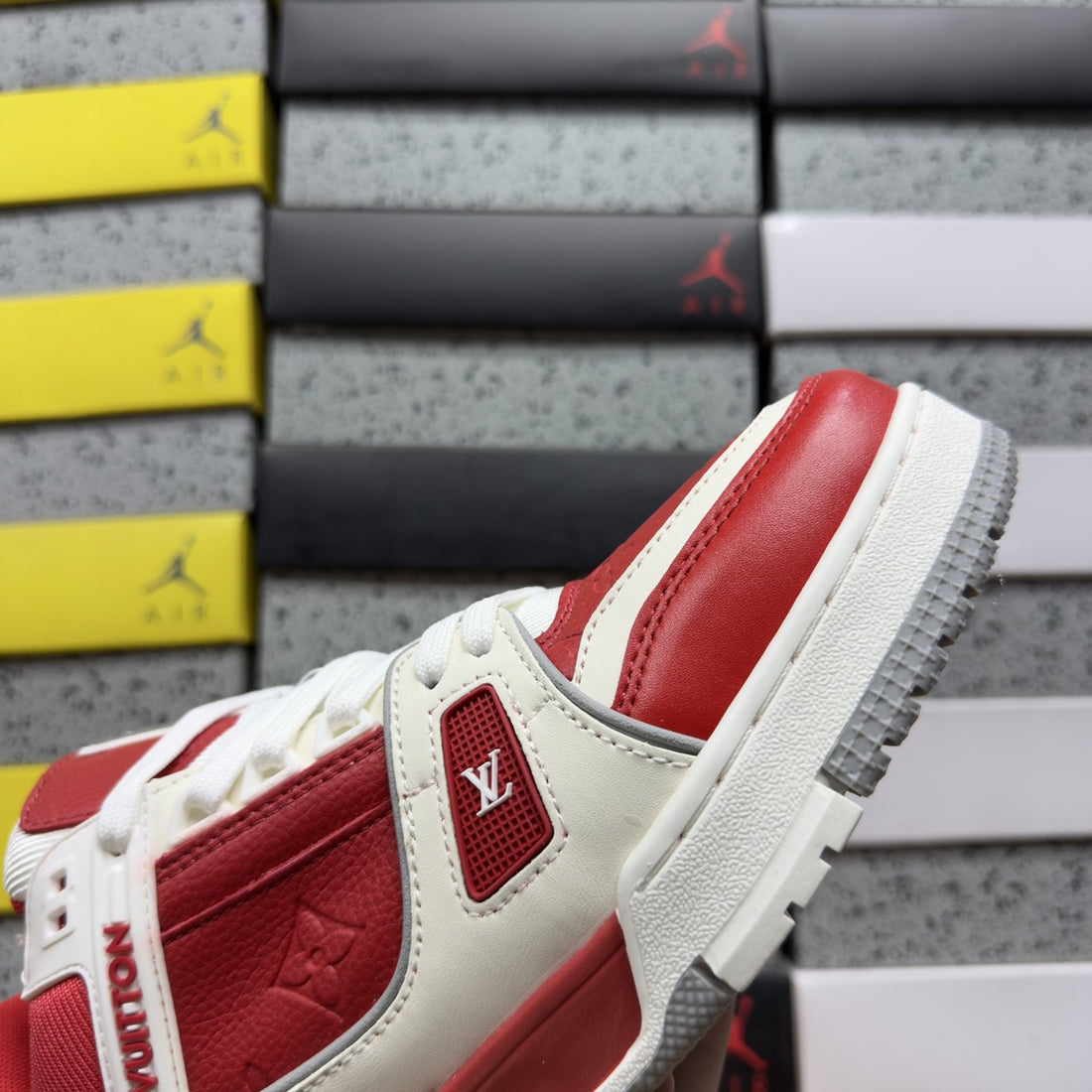 LV Trainer Red White