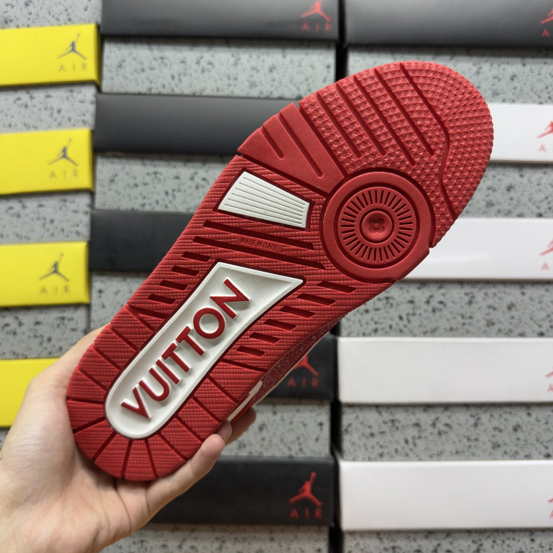 LV Trainer Red White Strass
