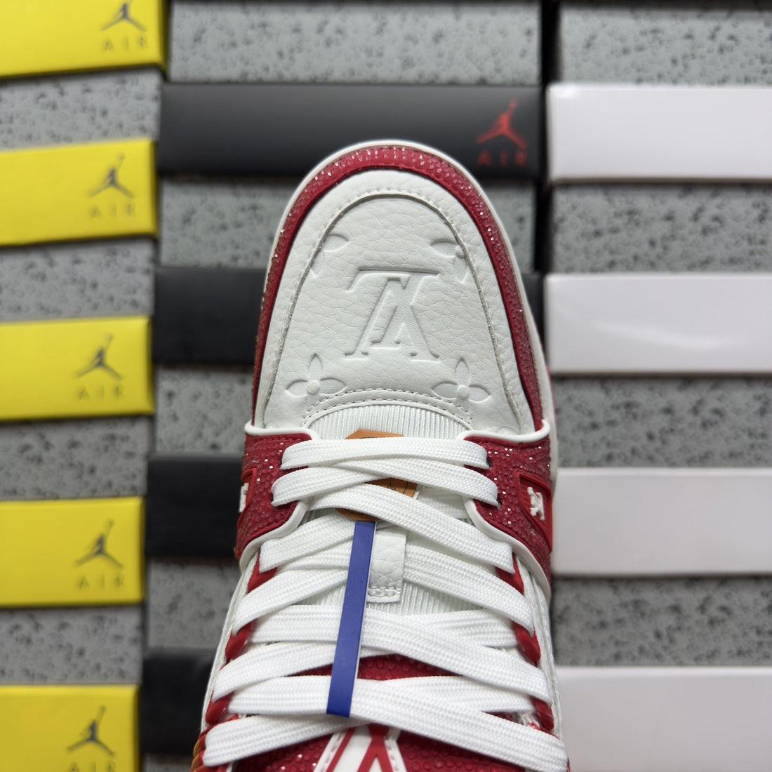 LV Trainer Red White Strass