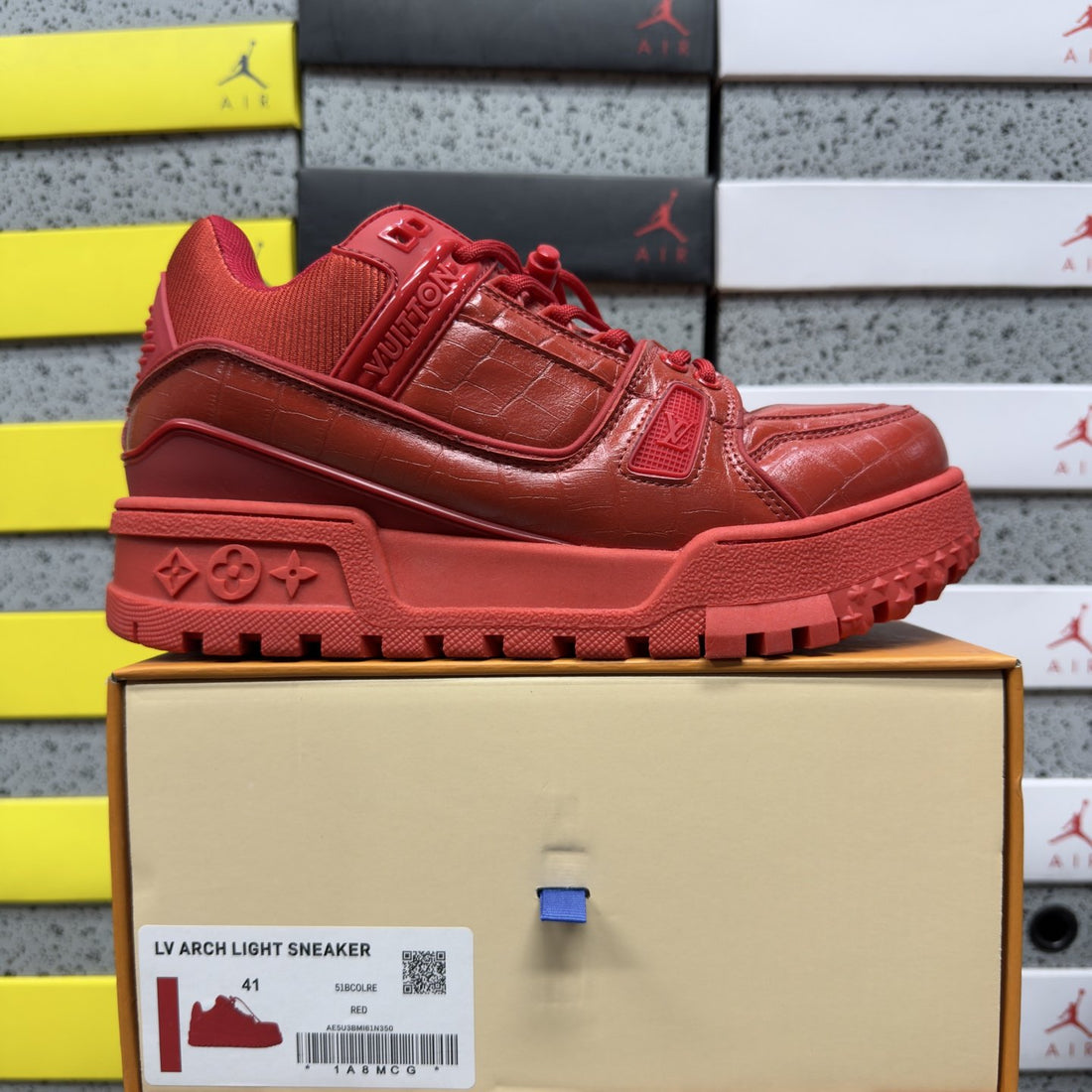 LV Trainer Triple Red
