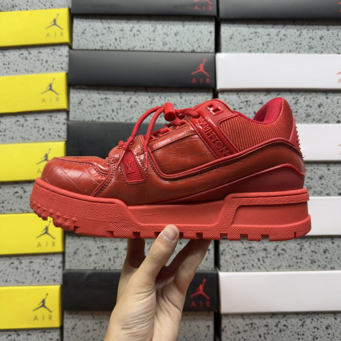 LV Trainer Triple Red