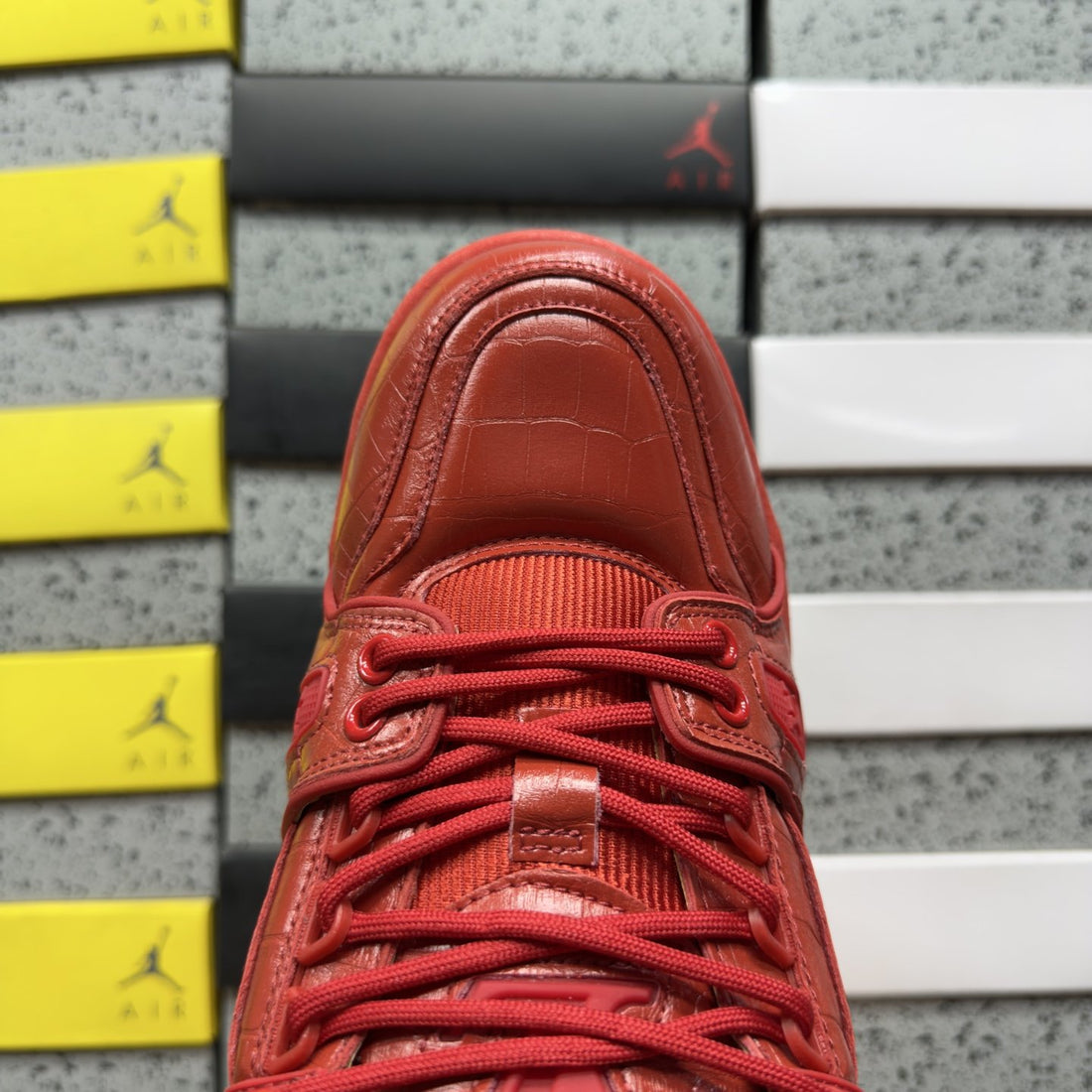 LV Trainer Triple Red