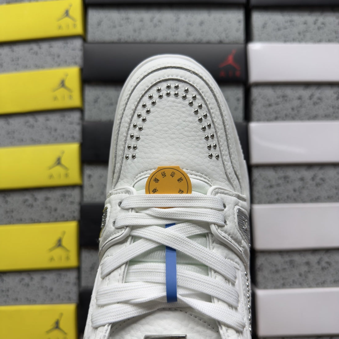LV Trainer Triple White Perforated