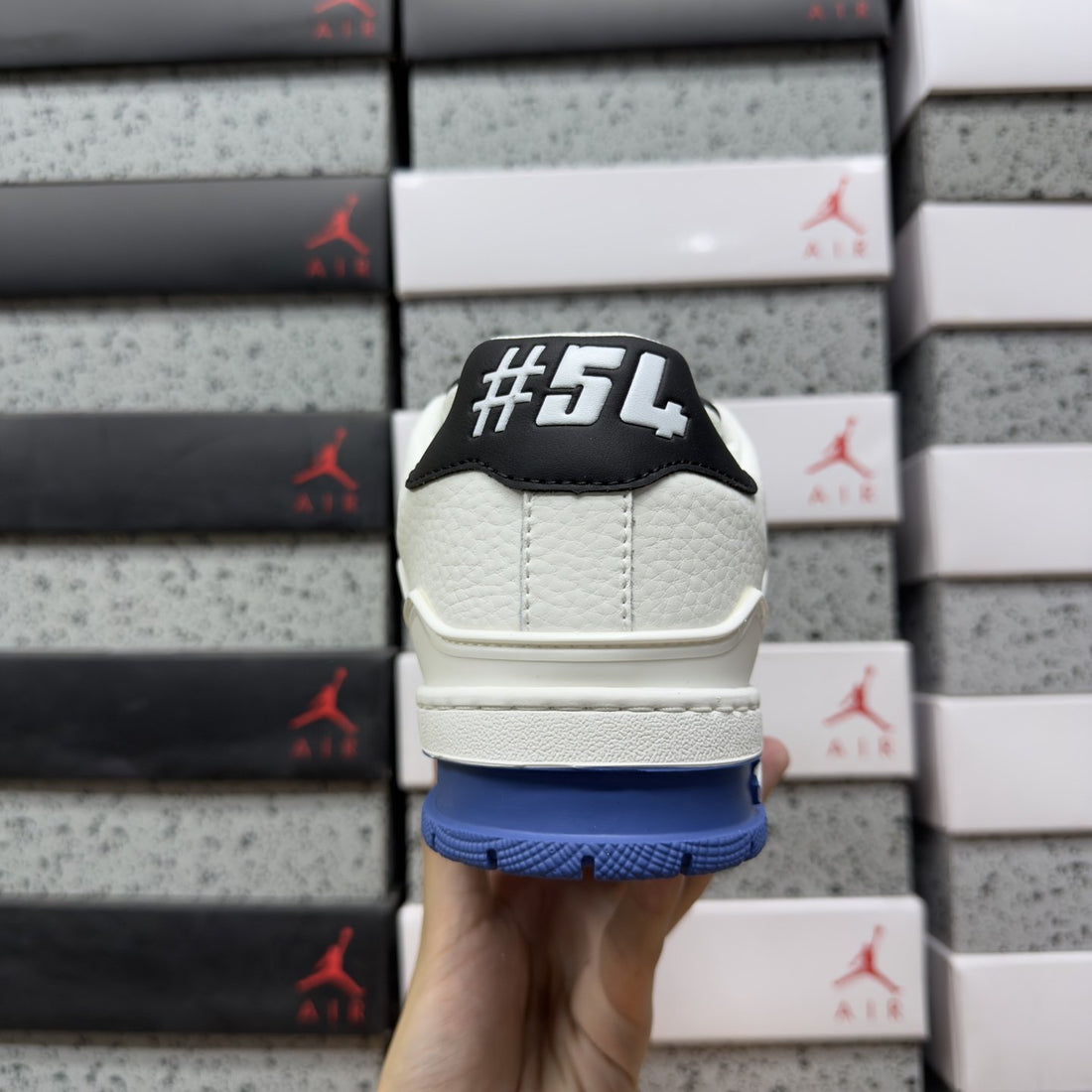 LV Trainer White Black Blue