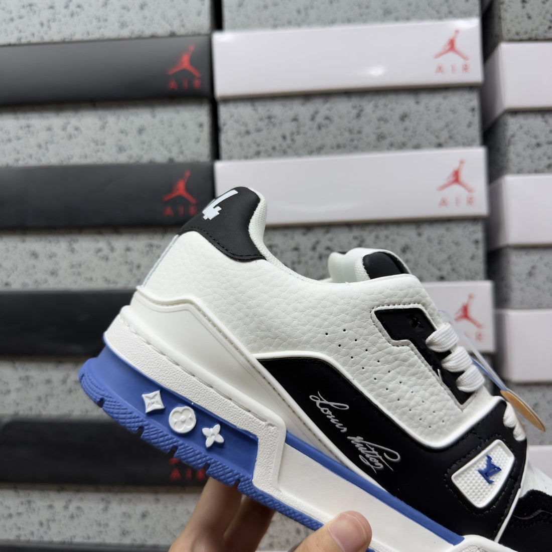 LV Trainer White Black Blue