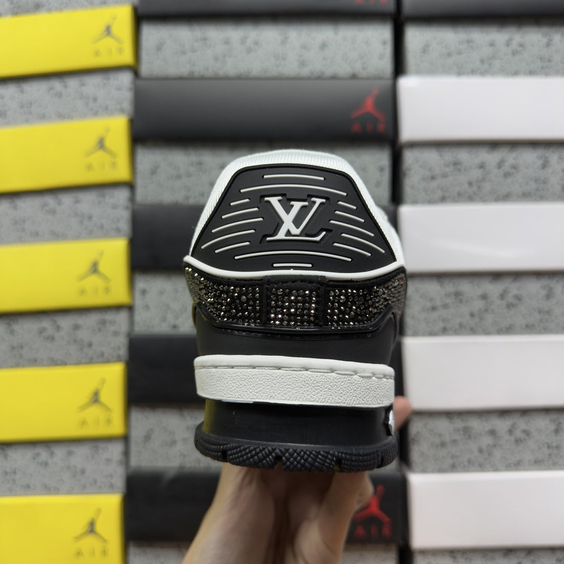 LV Trainer White Black Strass