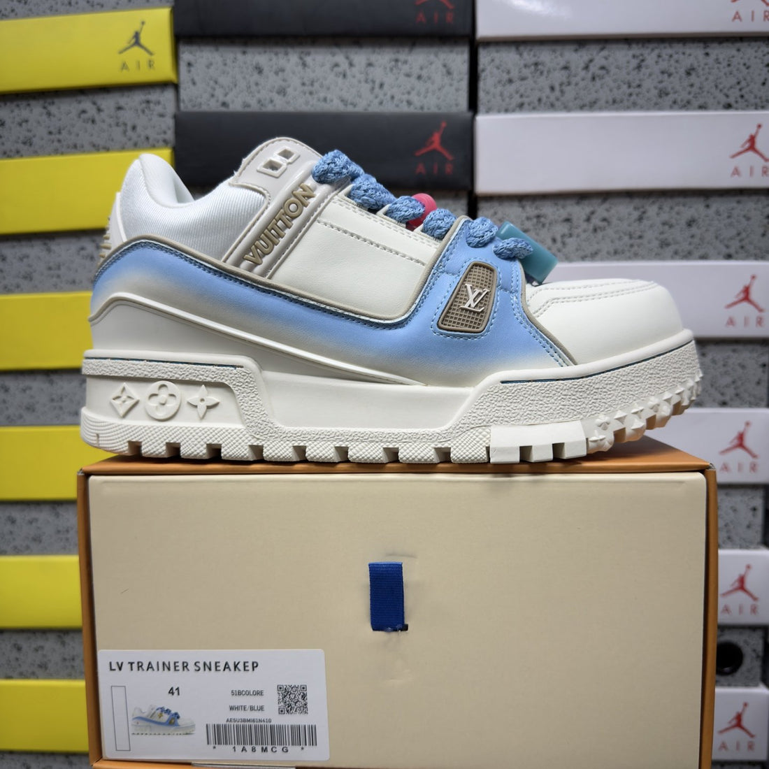 LV Trainer White Blue Maxi
