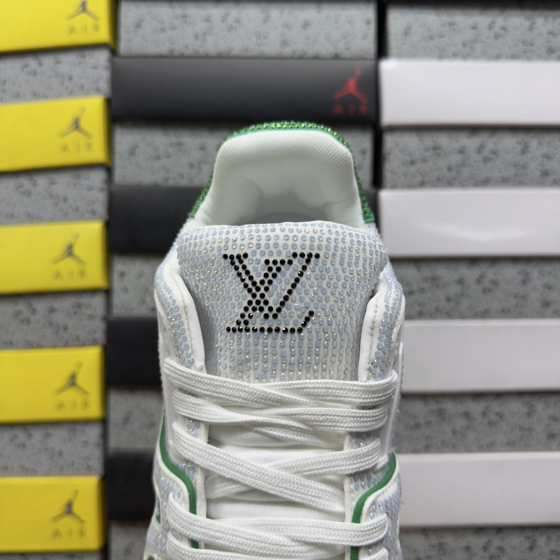 LV Trainer White Green Strass