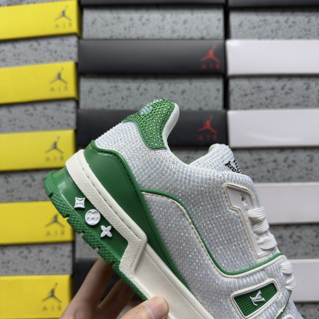 LV Trainer White Green Strass