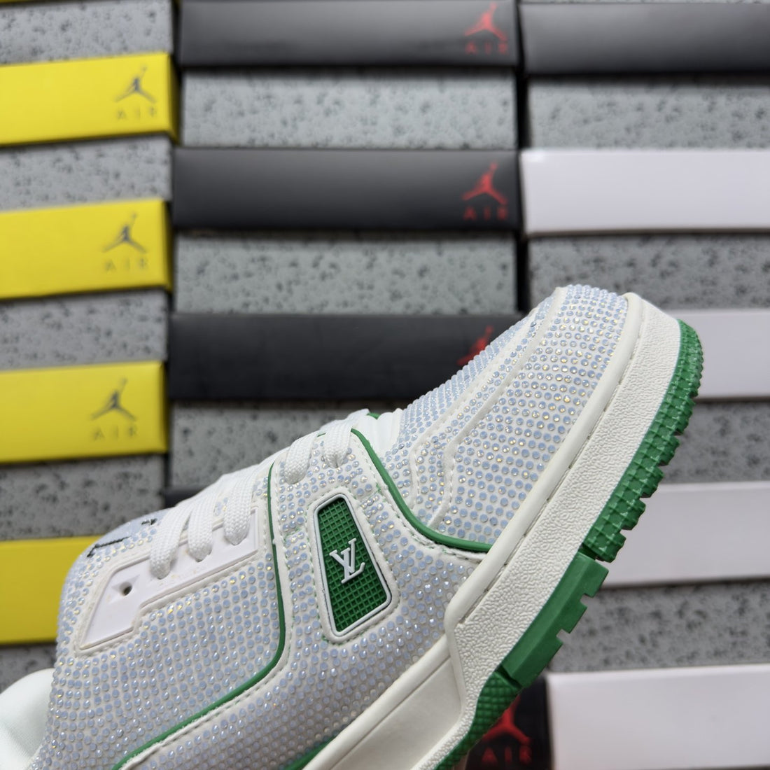 LV Trainer White Green Strass