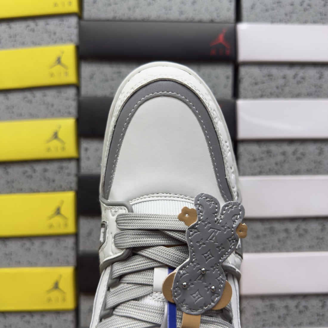LV Trainer White Grey Gum