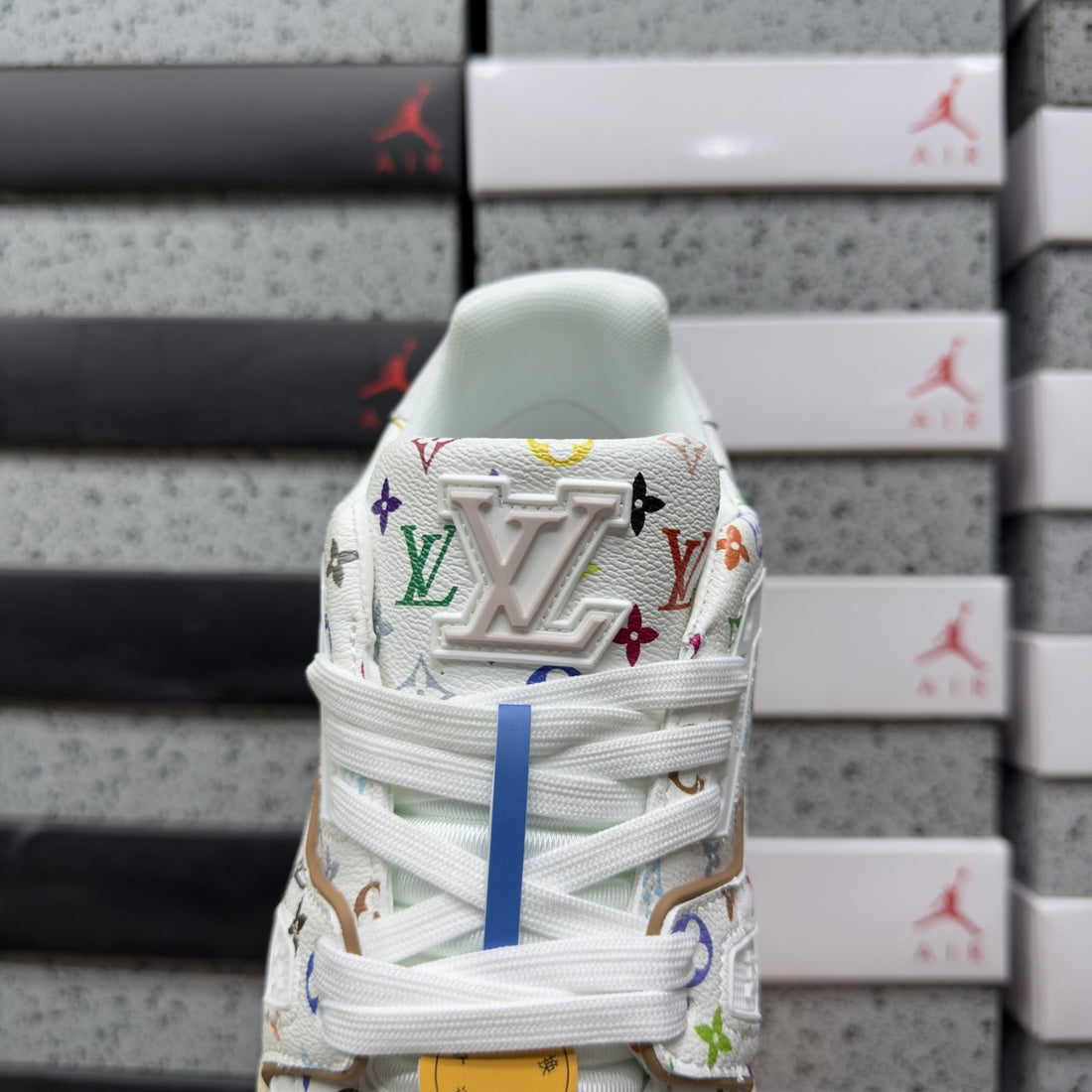 LV Trainer White Multicolor Signature