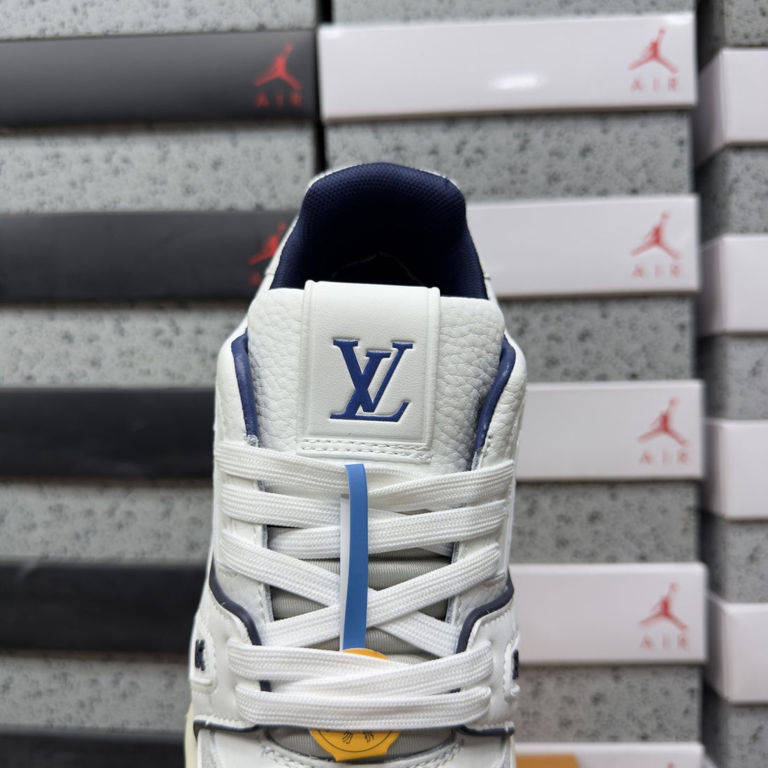 LV Trainer White Navy
